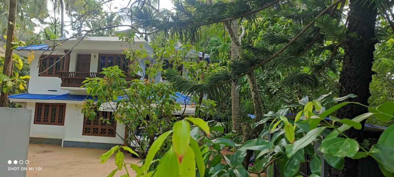 Vyshnavi Home Stay Thanniyam Exterior photo